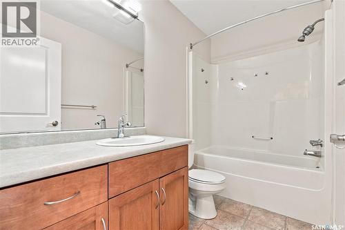 303 303 Slimmon Place, Saskatoon, SK - Indoor Photo Showing Bathroom