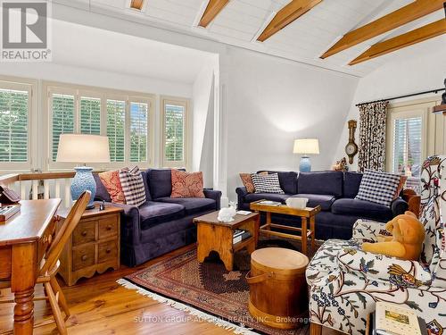 428416 25Th Siderd, Mono, ON - Indoor Photo Showing Living Room