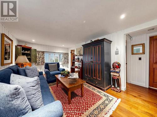 428416 25Th Siderd, Mono, ON - Indoor Photo Showing Living Room