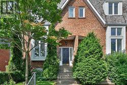 86 FORSYTHE STREET Oakville, ON L6K 3J8