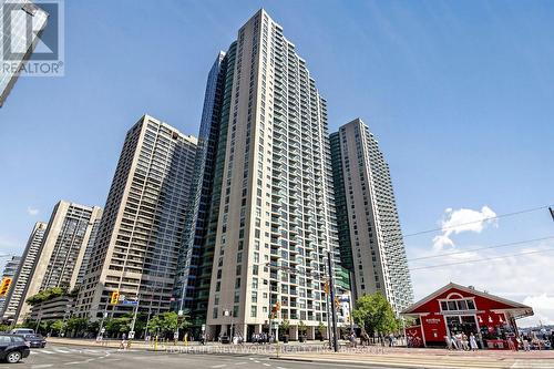 3512 - 99 Harbour Square, Toronto, ON - Outdoor With Facade