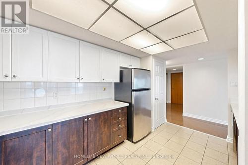 3512 - 99 Harbour Square, Toronto, ON - Indoor Photo Showing Kitchen