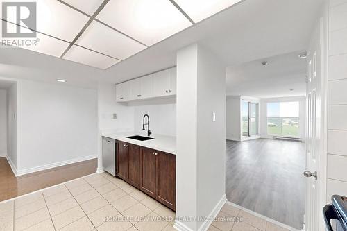 3512 - 99 Harbour Square, Toronto, ON - Indoor