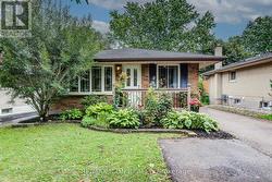 88 PINEDALE DRIVE  Kitchener, ON N2E 1J7
