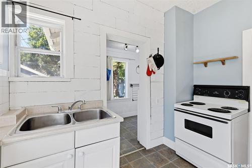 325 M Avenue N, Saskatoon, SK - Indoor Photo Showing Kitchen With Double Sink