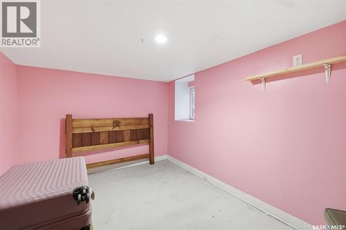 325 M Avenue N, Saskatoon, SK - Indoor