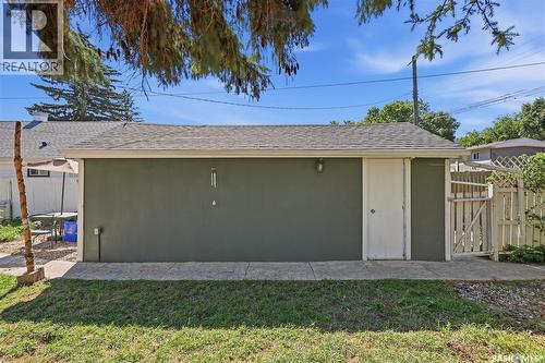 325 M Avenue N, Saskatoon, SK - Outdoor