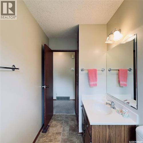 410 1St Street S, Waldheim, SK - Indoor Photo Showing Bathroom