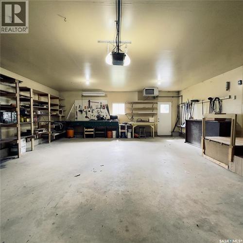 410 1St Street S, Waldheim, SK - Indoor Photo Showing Garage