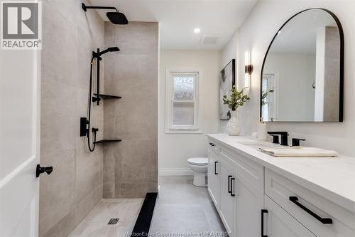 2309 Hall, Windsor, ON - Indoor Photo Showing Bathroom