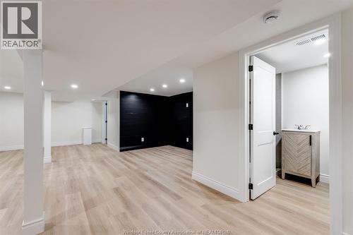 2309 Hall, Windsor, ON - Indoor