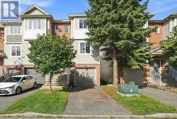 22 MANHATTAN CRESCENT  Ottawa, ON K2C 4B4