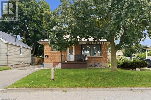 16 MINTERN Avenue  Brantford, ON N3S 1K6