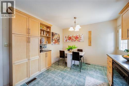 381 Carling, Windsor, ON - Indoor Photo Showing Kitchen