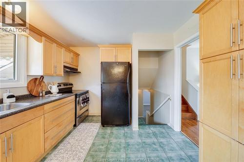 381 Carling, Windsor, ON - Indoor Photo Showing Kitchen