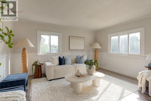 99 Shantz Lane, Kitchener, ON - Indoor Photo Showing Living Room