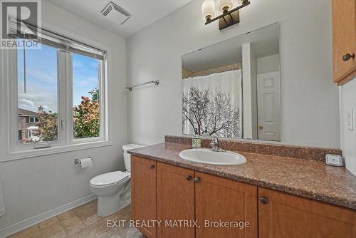 627 Chenier Way, Ottawa, ON - Indoor Photo Showing Bathroom