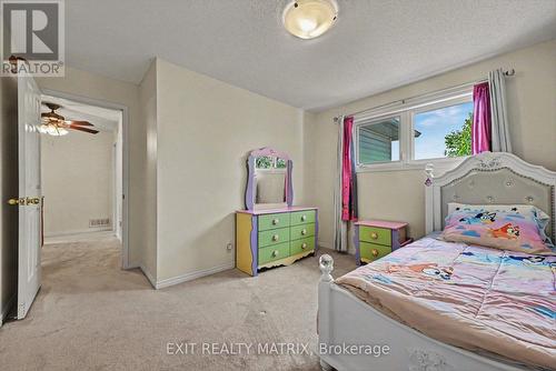 627 Chenier Way, Ottawa, ON - Indoor Photo Showing Bedroom