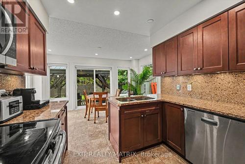 627 Chenier Way, Ottawa, ON - Indoor Photo Showing Kitchen