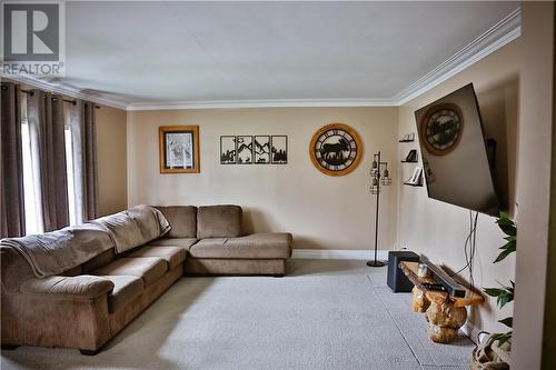 40 Vaughan, Capreol, ON - Indoor Photo Showing Living Room