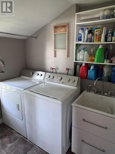 29 Hawker Crescent, Gander, NL - Indoor Photo Showing Laundry Room
