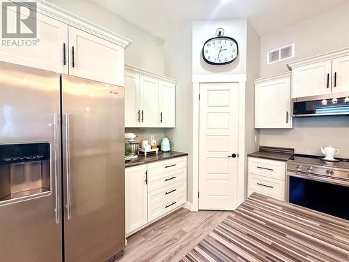 18 Evergreen Crescent, Springdale, NL - Indoor Photo Showing Kitchen