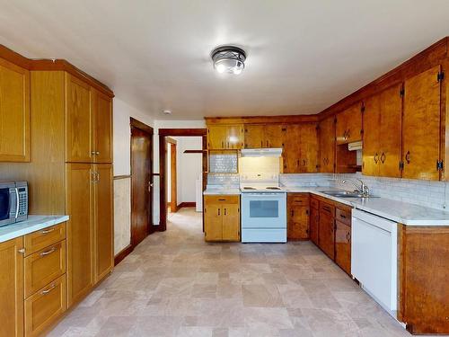 1056 Quarry Road, Union Corner, NS - Indoor Photo Showing Kitchen With Double Sink