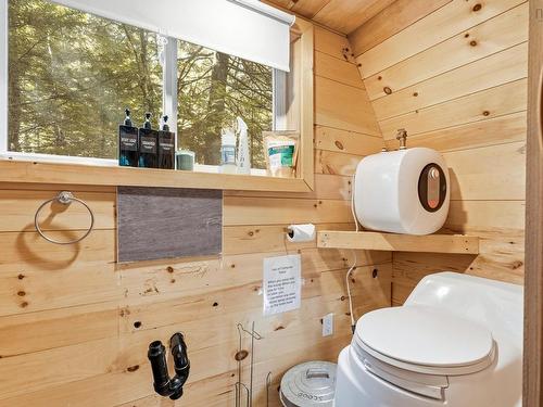 495 Gatehouse Run, Hammonds Plains, NS - Indoor Photo Showing Bathroom