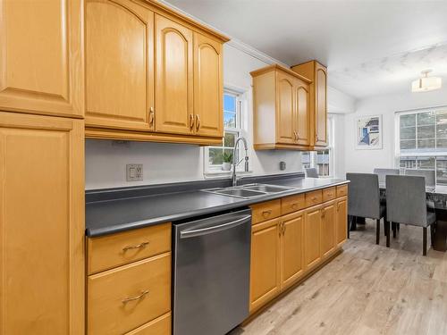 32 Tamarack Circle, Lower Sackville, NS - Indoor Photo Showing Kitchen With Double Sink