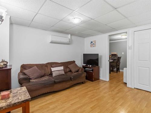 32 Tamarack Circle, Lower Sackville, NS - Indoor Photo Showing Living Room