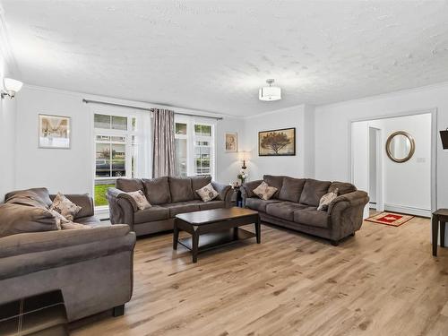 32 Tamarack Circle, Lower Sackville, NS - Indoor Photo Showing Living Room