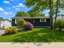 81 wildwood Boulevard  Dartmouth, NS B2W 2L9