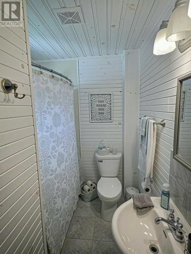 26 Old Witless Bay Line, Witless Bay, NL - Indoor Photo Showing Bathroom
