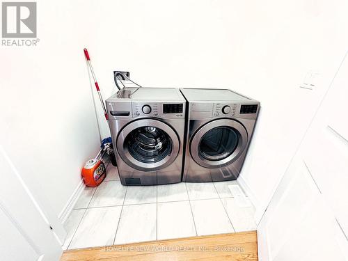 966 Cormorant Path, Pickering, ON - Indoor Photo Showing Laundry Room