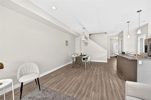 147 Phoenix Way, Winnipeg, MB - Indoor