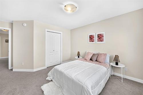 147 Phoenix Way, Winnipeg, MB - Indoor Photo Showing Bedroom