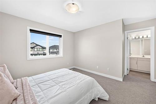 147 Phoenix Way, Winnipeg, MB - Indoor Photo Showing Bedroom