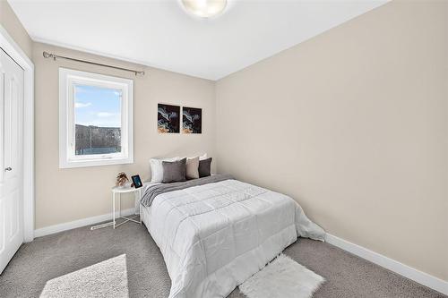 Bedroom 3 - 147 Phoenix Way, Winnipeg, MB - Indoor Photo Showing Bedroom