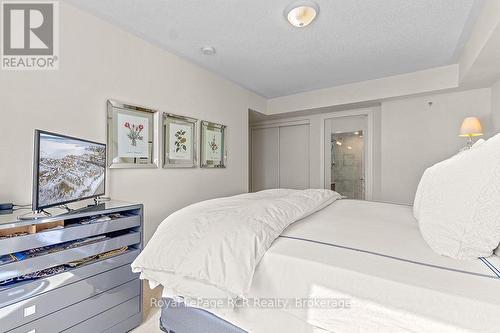 Staged Photo - Bedroom - #308 - 7 Anchorage Crescent, Collingwood, ON - Indoor Photo Showing Bedroom