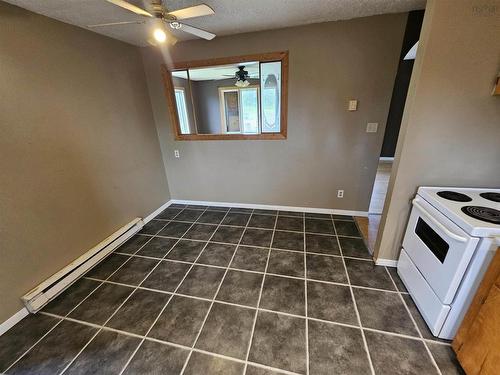 131 Old Halifax Road, Stanley, NS - Indoor Photo Showing Kitchen