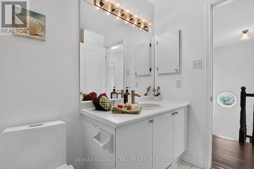 23 Whitegate Crescent, Ottawa, ON - Indoor Photo Showing Bathroom