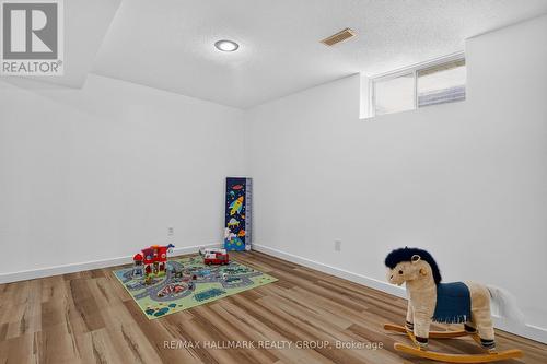 23 Whitegate Crescent, Ottawa, ON - Indoor Photo Showing Other Room