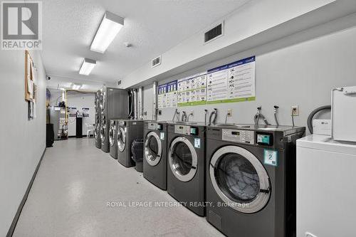 404 - 345 Centrum Boulevard, Ottawa, ON - Indoor Photo Showing Laundry Room