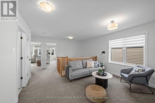 917 Atrium Ridge, Ottawa, ON - Indoor Photo Showing Living Room