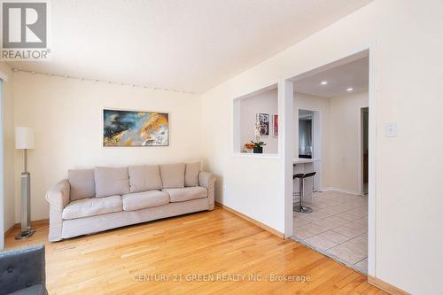 5806 Mersey Street, Mississauga, ON - Indoor Photo Showing Living Room