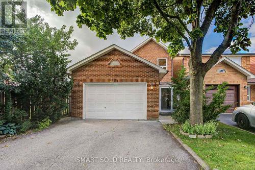 857 MESSENGER MEADOW DRIVE  Mississauga, ON L5C 3T1