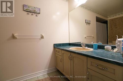 2914 Peacock Drive, Mississauga, ON - Indoor Photo Showing Bathroom