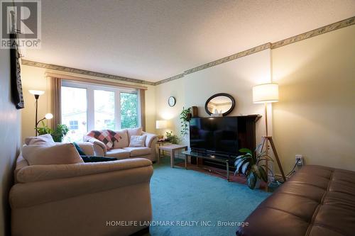 2914 Peacock Drive, Mississauga, ON - Indoor Photo Showing Living Room