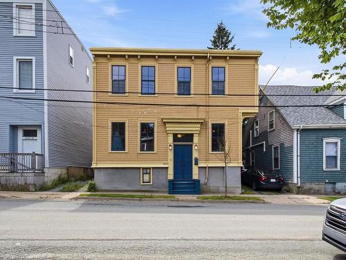 2048 Creighton Street  Halifax, NS B3K 3R2