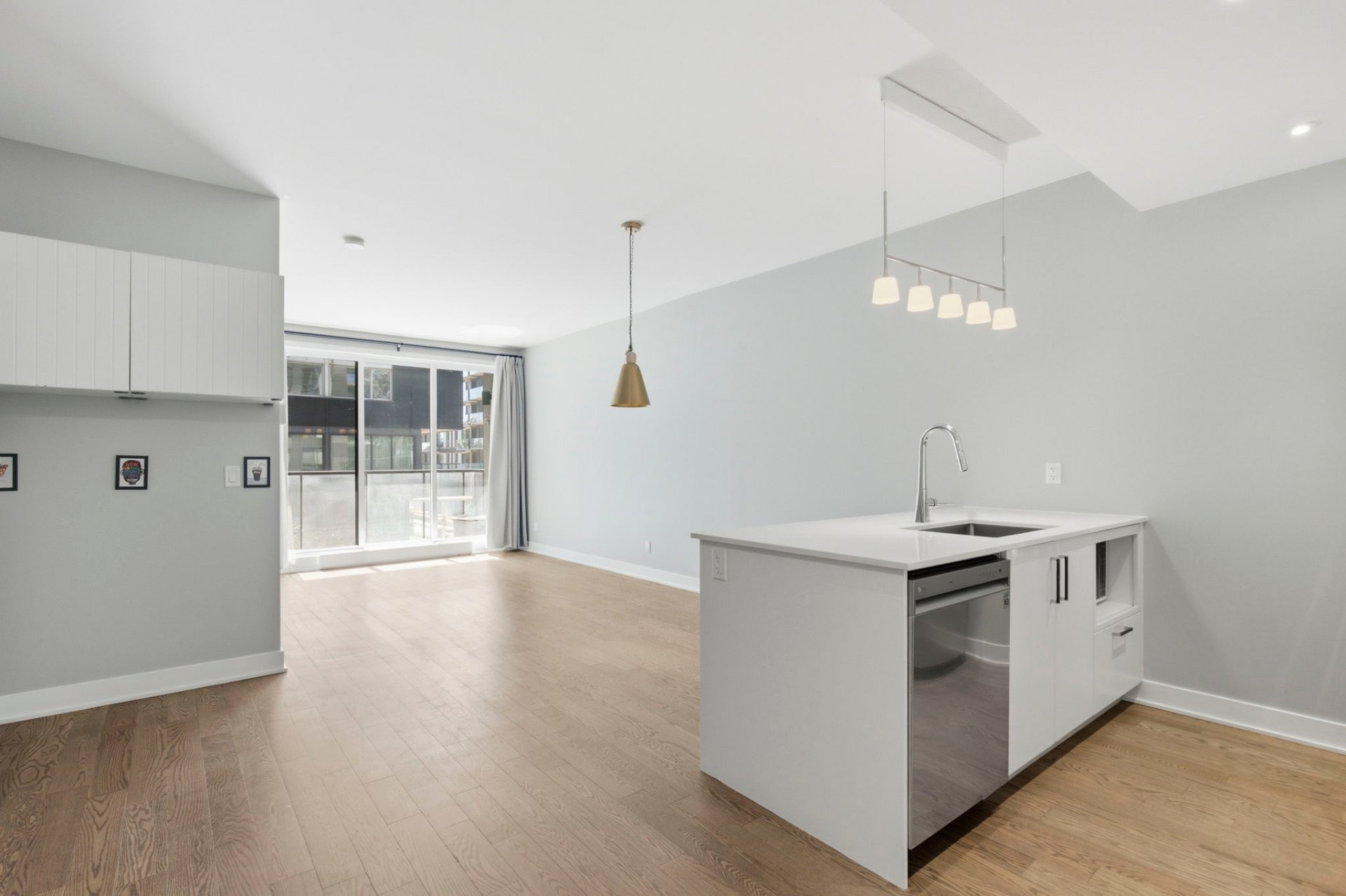 319B 1400 Rue Ottawa — photo 3